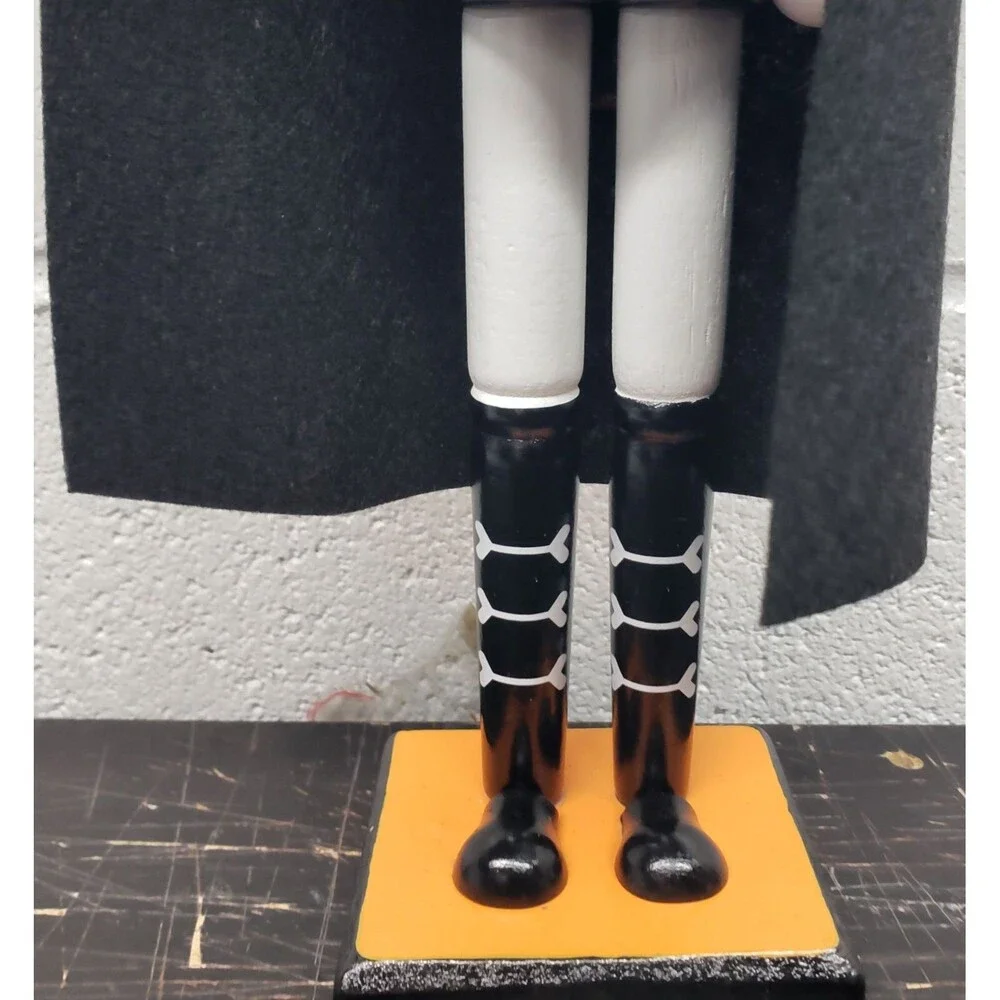 Wooden Nutcracker, 15
